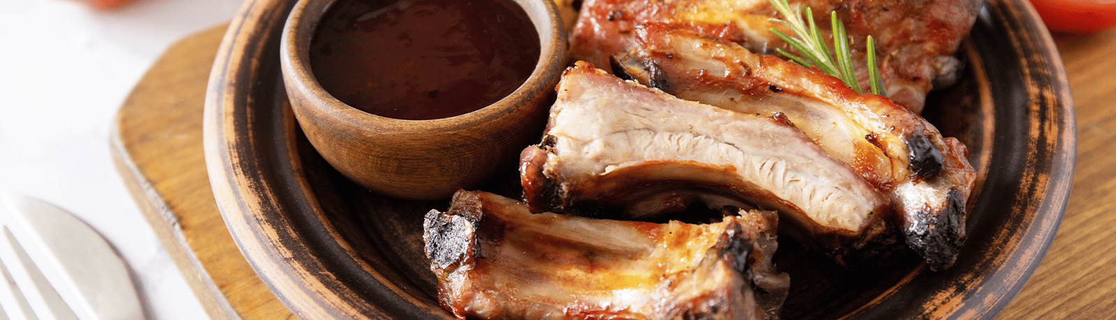Banner : Poitrine de porc grillée au miel et épices au barbecue